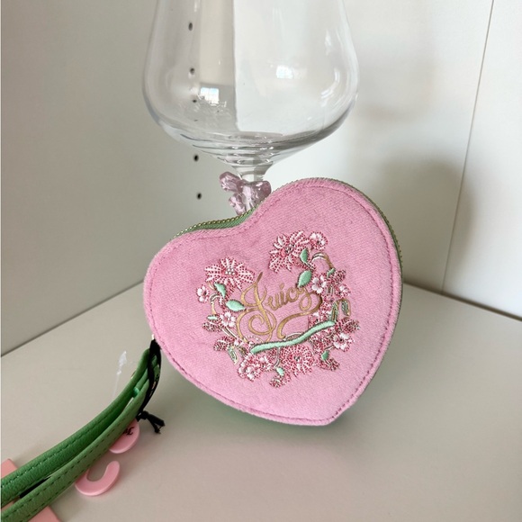Juicy Couture Handbags - Juicy Couture “Juicy In Bloom” Pink Floral Heart Wristlet